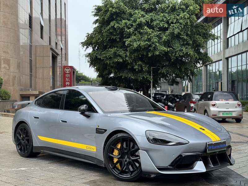 Седан Xiaomi SU7 Ultra 2025 в Киеве