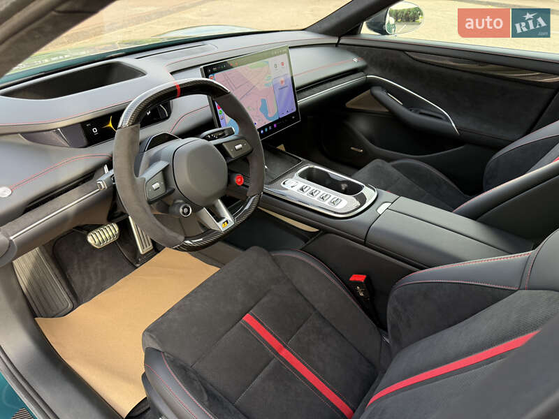 Седан Xiaomi SU7 Ultra 2025 в Дніпрі