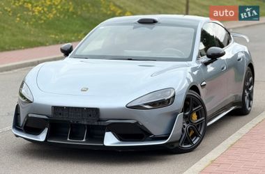 Седан Xiaomi SU7 Ultra 2025 в Києві