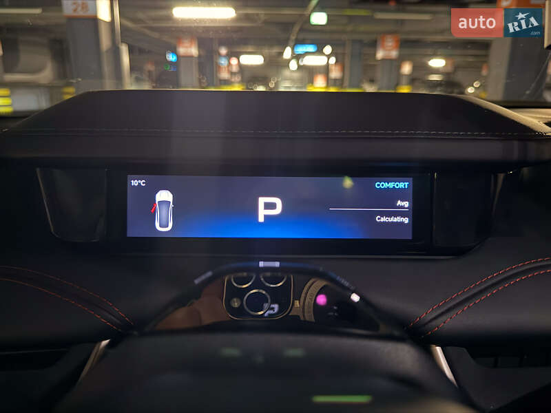 Седан Xiaomi SU7 2025 в Киеве