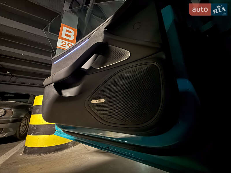 Седан Xiaomi SU7 2025 в Киеве
