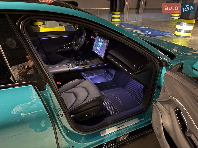 Седан Xiaomi SU7 2025 в Киеве