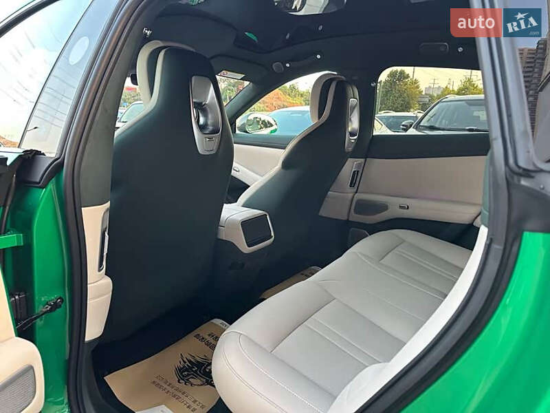 Внедорожник / Кроссовер Xiaomi YU7 2025 в Киеве