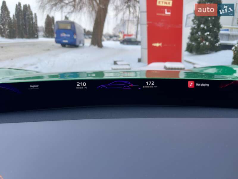 Седан Xiaomi YU7 2025 в Киеве