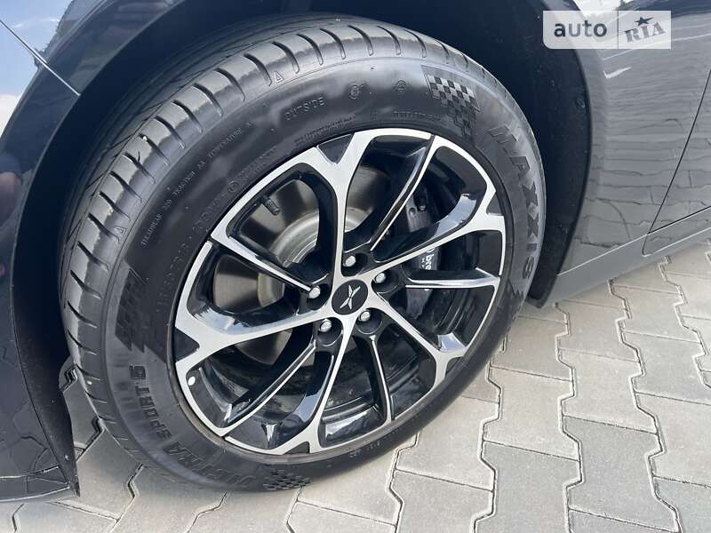 Седан Xpeng P7 2022 в Луцке