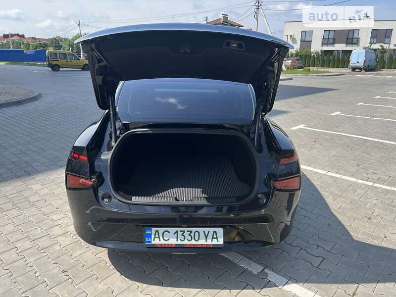 Седан Xpeng P7 2022 в Луцке