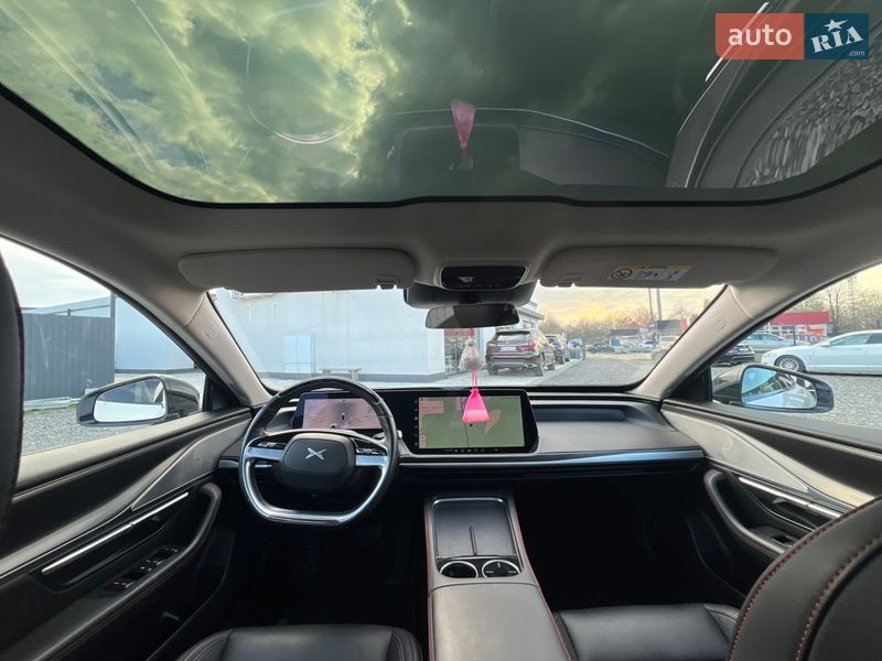 Седан Xpeng P7 2023 в Ужгороде