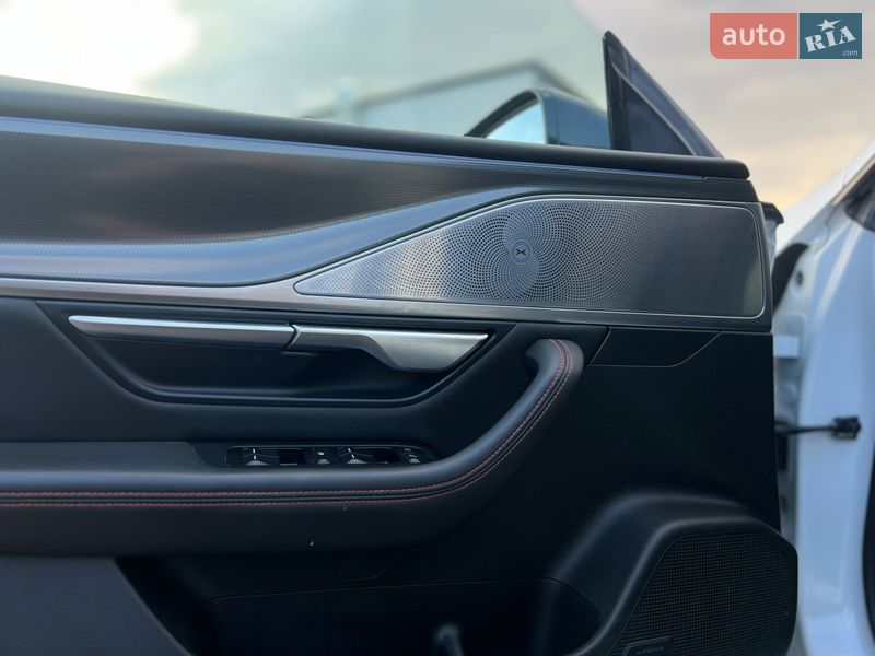 Седан Xpeng P7 2023 в Ужгороде