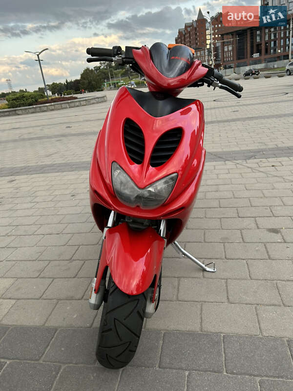 Скутер Yamaha Aerox 2001 в Дніпрі