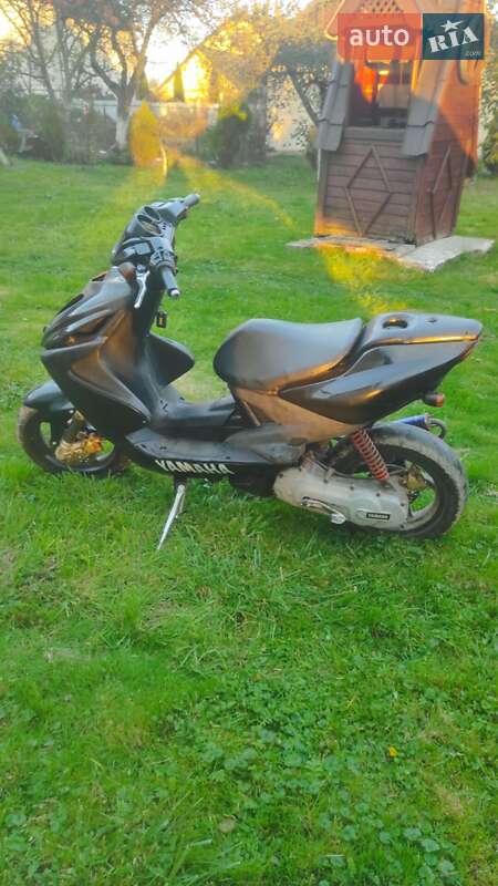 Скутер Yamaha Aerox 2001 в Рихтичах