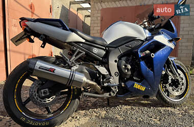Мотоцикл Спорт-туризм Yamaha FZ-1 2011 в 