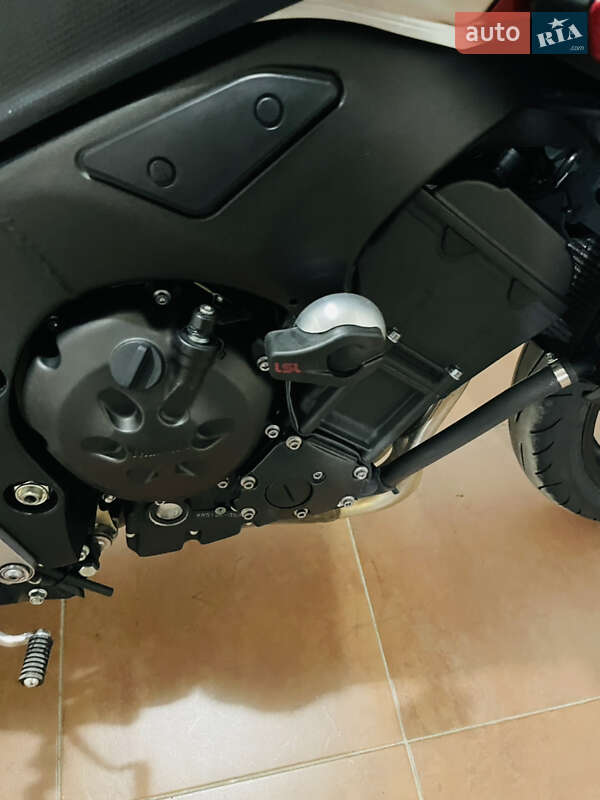 Мотоцикл Спорт-туризм Yamaha FZ1 Fazer 2013 в Киеве фото 34 Мотоцикл Спорт-туризм Yamaha FZ1 Fazer 2013 в Киеве