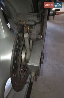 Вантажні моторолери, мотоцикли, скутери, мопеди Yamaha FZ6 Fazer 2005 в 