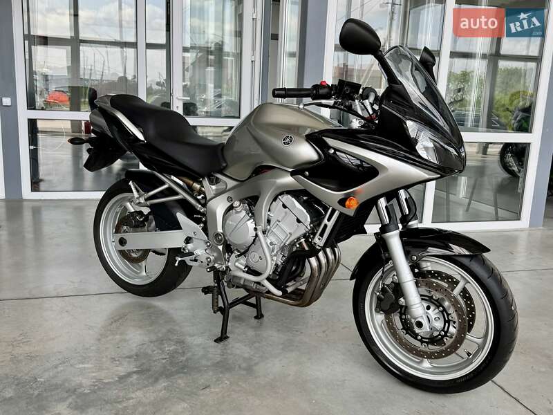 Yamaha FZ6 Fazer 2004