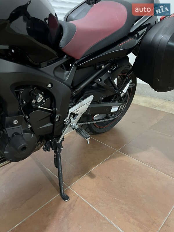 Мотоцикл Без обтекателей (Naked bike) Yamaha FZ6 Fazer 2010 в Киеве