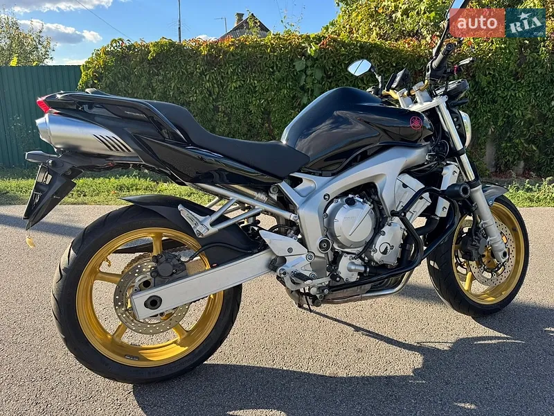 Yamaha FZ6 N 2004