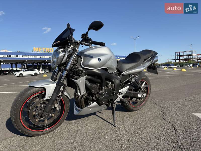 Мотоцикл Спорт-туризм Yamaha FZ6 2009 в 