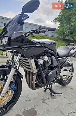 Мотоцикл Спорт-туризм Yamaha FZ6 1999 в 