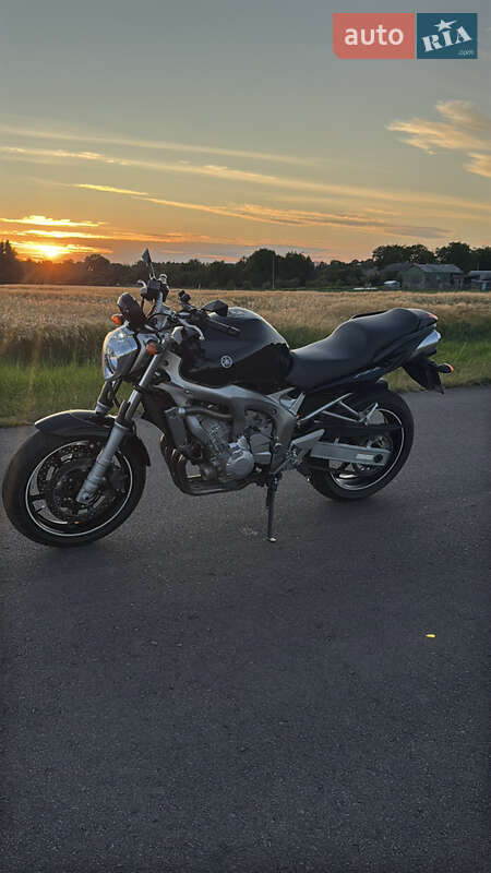 Yamaha FZ6 2004