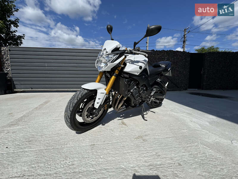 Мотоцикл Без обтекателей (Naked bike) Yamaha FZ8 2013 в Киеве фото Мотоцикл Без обтекателей (Naked bike) Yamaha FZ8 2013 в Киеве