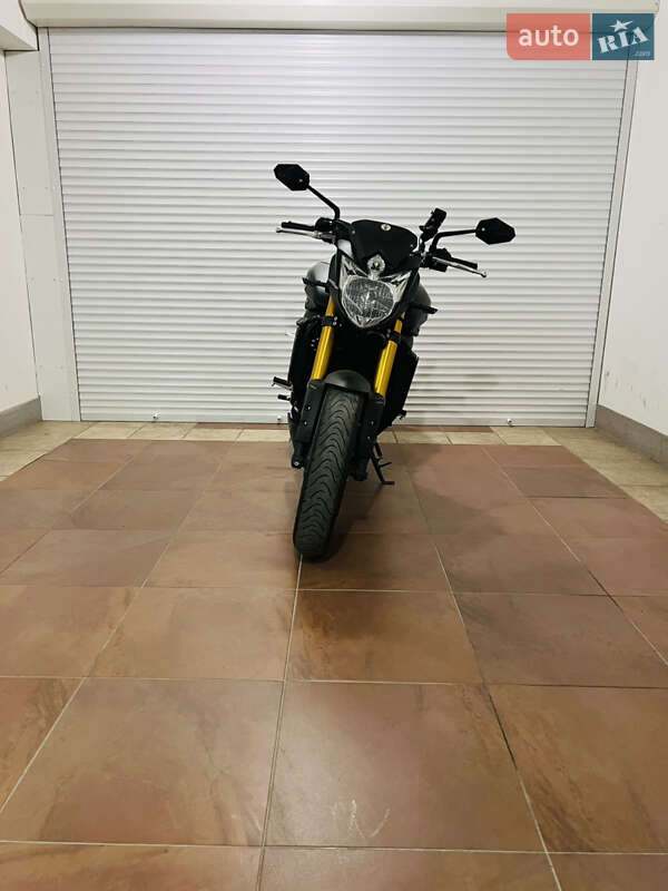 Мотоцикл Без обтікачів (Naked bike) Yamaha FZ8 2013 в Києві