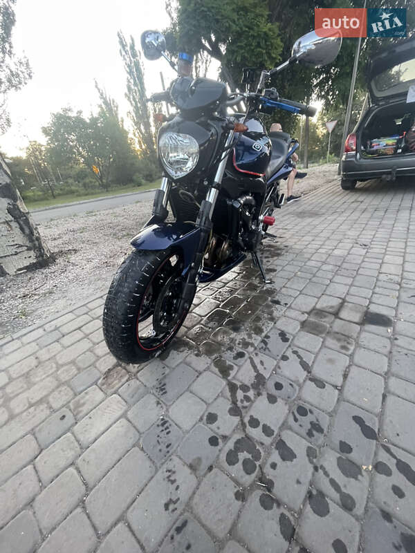 Yamaha FZ