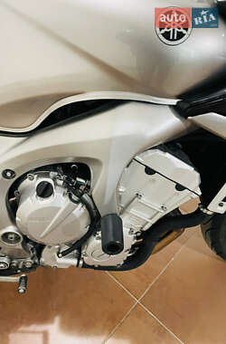 Мотоцикл Спорт-туризм Yamaha FZS 600 Fazer 2005 в 