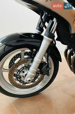 Мотоцикл Спорт-туризм Yamaha FZS 600 Fazer 2005 в 