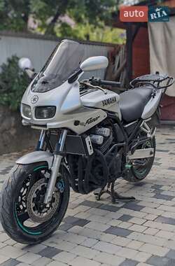 Мотоцикл Без обтекателей (Naked bike) Yamaha FZS 600 Fazer 1999 в Хотине