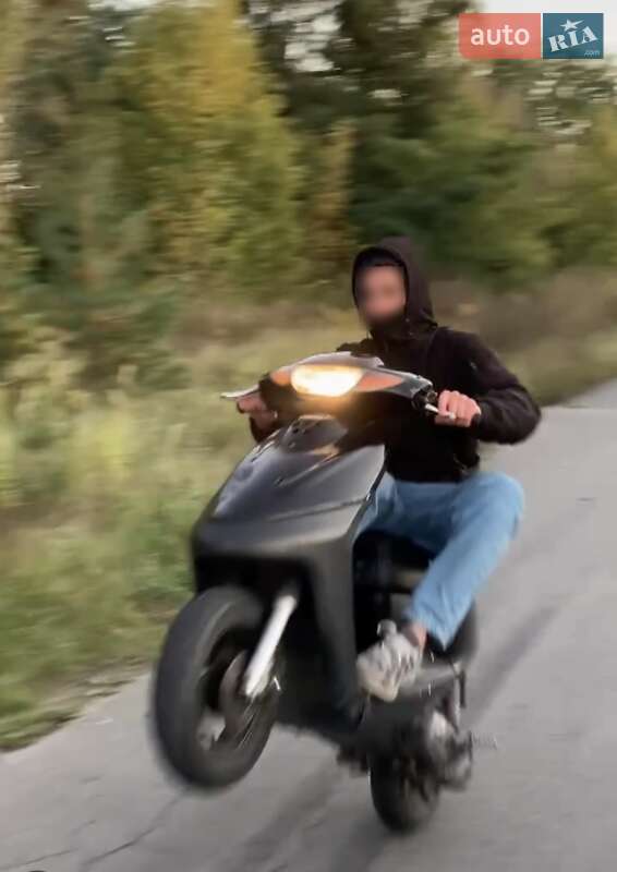 Вантажні моторолери, мотоцикли, скутери, мопеди Yamaha Jog 2000 в Броварах фото Вантажні моторолери, мотоцикли, скутери, мопеди Yamaha Jog 2000 в Броварах