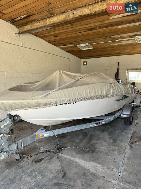 Катер Yamaha LS 2001 в Ізюмі
