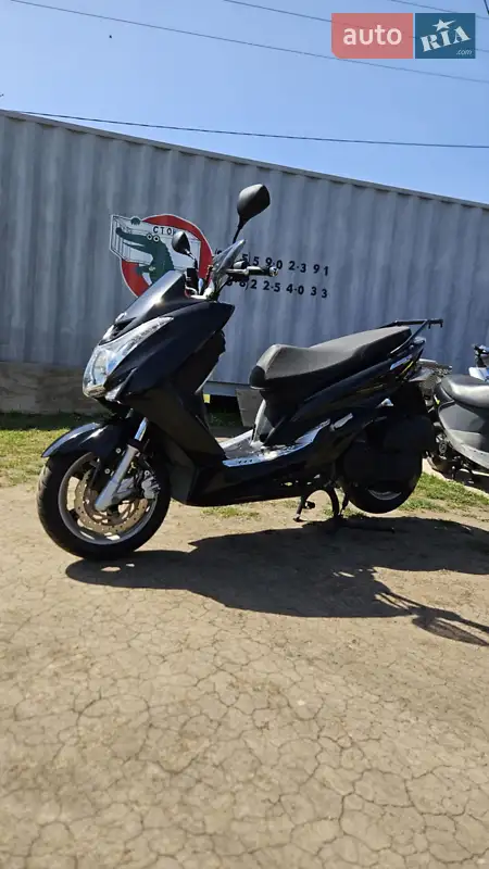 Макси-скутер Yamaha Majesty 155S SG28J 2013 в 