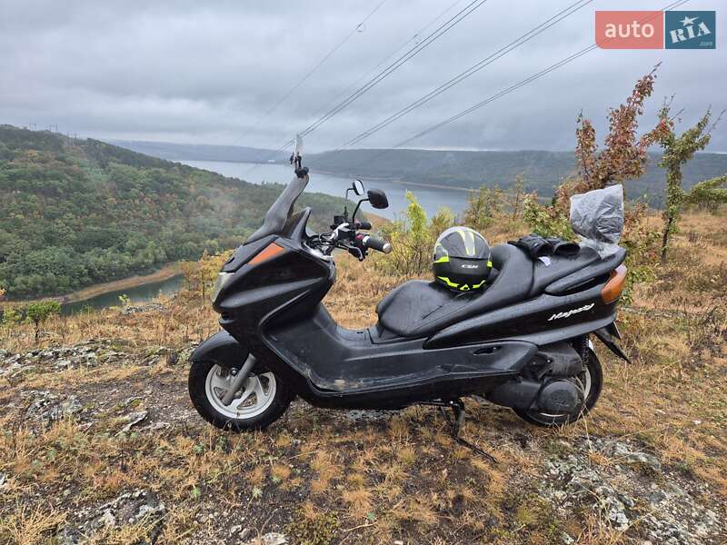 Максі-скутер Yamaha Majesty 250 2002 в Мурованих Курилівцях