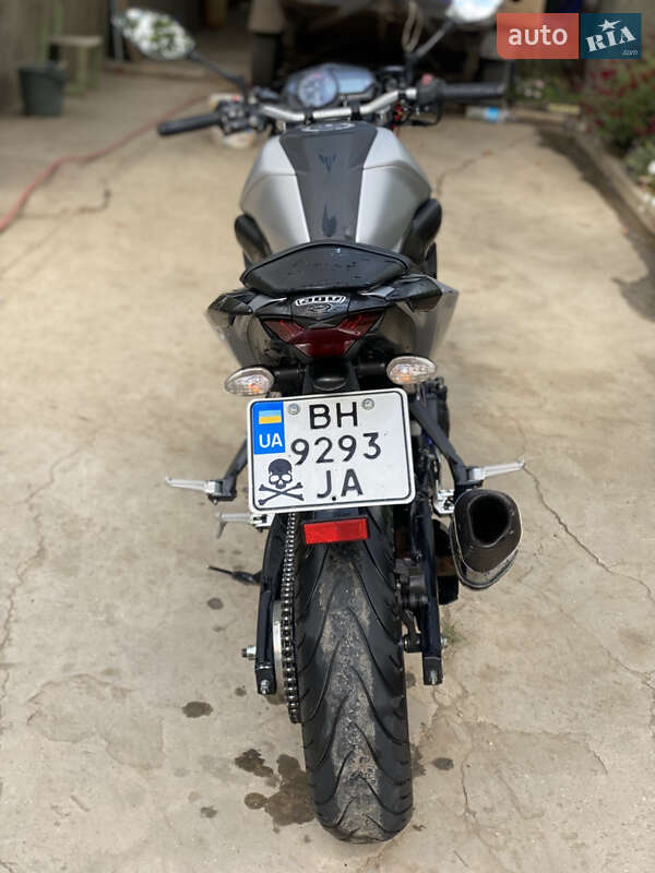 Спортбайк Yamaha MT-03 2016 в Татарбунарах