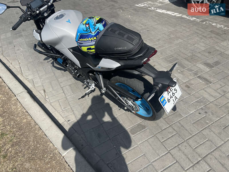 Мотоцикл Без обтекателей (Naked bike) Yamaha MT-03 2025 в Днепре фото 8 Мотоцикл Без обтекателей (Naked bike) Yamaha MT-03 2025 в Днепре