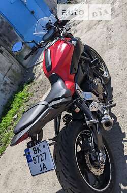 Мотоцикл Без обтекателей (Naked bike) Yamaha MT-07 2014 в Ровно