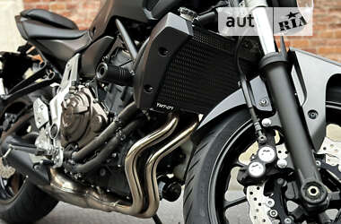 Мотоцикл Без обтекателей (Naked bike) Yamaha MT-07 2014 в 