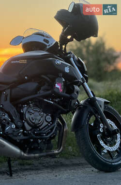Мотоцикл Без обтекателей (Naked bike) Yamaha MT-07 2019 в 