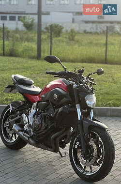Мотоцикл Без обтекателей (Naked bike) Yamaha MT-07 2014 в 