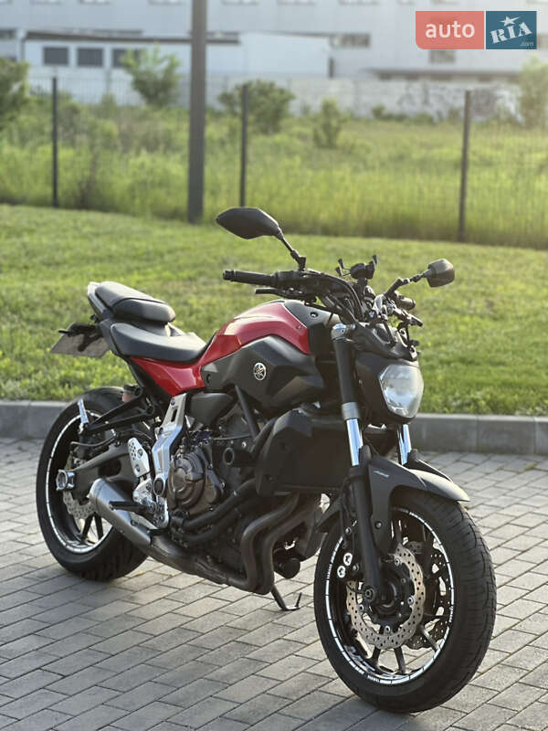 Мотоцикл Без обтекателей (Naked bike) Yamaha MT-07 2014 в 