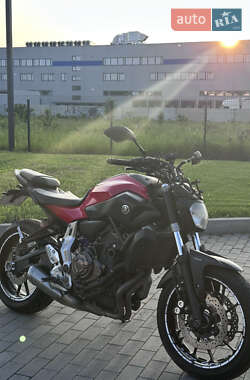 Мотоцикл Без обтекателей (Naked bike) Yamaha MT-07 2014 в 