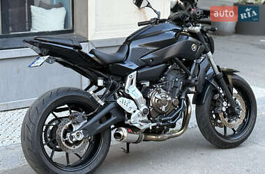 Мотоцикл Без обтекателей (Naked bike) Yamaha MT-07 2016 в 