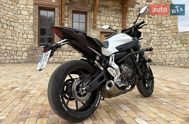 Мотоцикл Без обтекателей (Naked bike) Yamaha MT-07 2016 в 