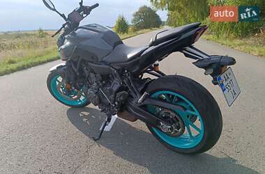 Мотоцикл Без обтекателей (Naked bike) Yamaha MT-07 2023 в 
