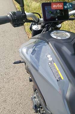 Мотоцикл Без обтекателей (Naked bike) Yamaha MT-07 2023 в 