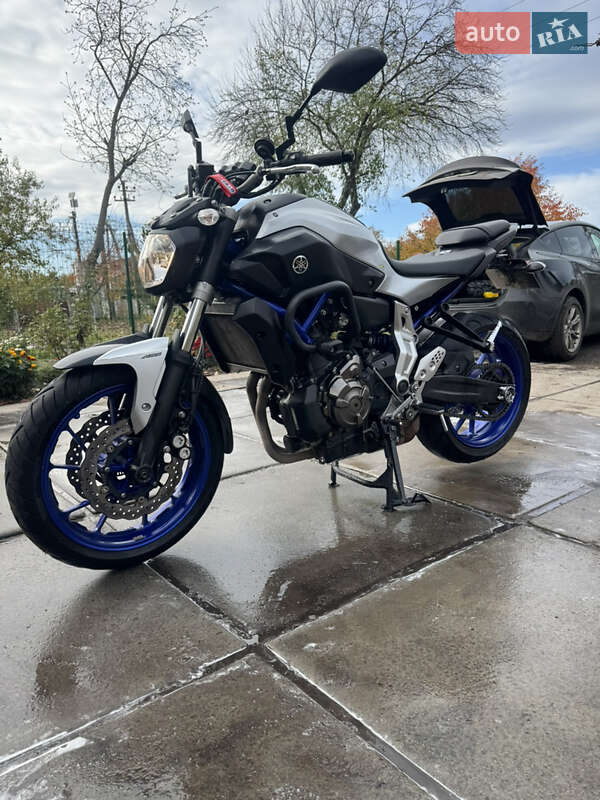 Мотоцикл Без обтекателей (Naked bike) Yamaha MT-07 2015 в Броварах