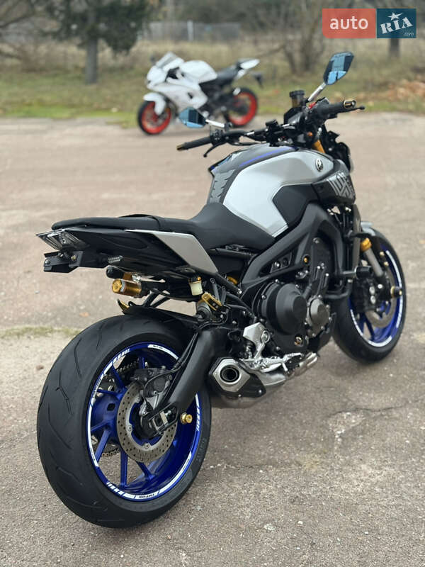 Мотоцикл Без обтекателей (Naked bike) Yamaha MT-09 SP 2018 в Сновске фото 5 Мотоцикл Без обтекателей (Naked bike) Yamaha MT-09 SP 2018 в Сновске