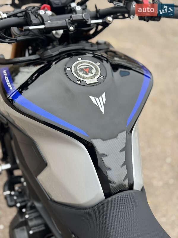 Мотоцикл Без обтекателей (Naked bike) Yamaha MT-09 SP 2018 в Сновске фото 20 Мотоцикл Без обтекателей (Naked bike) Yamaha MT-09 SP 2018 в Сновске