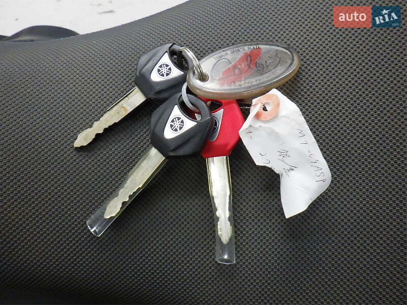 Мотоцикл Без обтекателей (Naked bike) Yamaha MT-09 SP 2020 в Днепре фото 9 Мотоцикл Без обтекателей (Naked bike) Yamaha MT-09 SP 2020 в Днепре