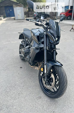 Мотоцикл Без обтекателей (Naked bike) Yamaha MT-09 2021 в Запорожье